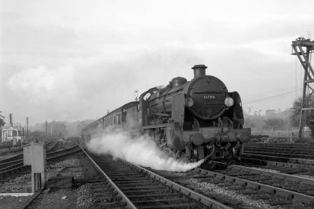 BR(S) U class 31795 at Fareham, Hampshire with a Salisbury - Portsmouth service on Saturday 06 Dec 1958 - J.H.W. Kent [092214]