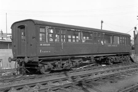 BR(E) DE320320 at Chingford, Greater London on Saturday 28 Feb 1959 - J.H.W. Kent [092249]