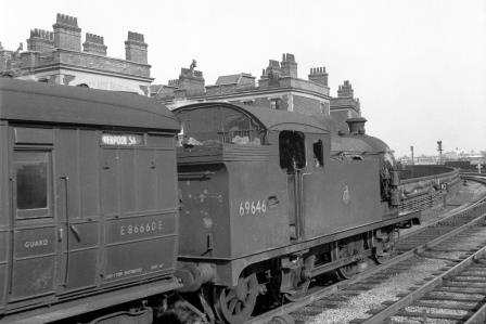 BR(E) N7 class 69646 at Bethnal Green, Greater London with a Liverpool Street - Chingford service on Saturday 28 Feb 1959 - J.H.W. Kent [092254]