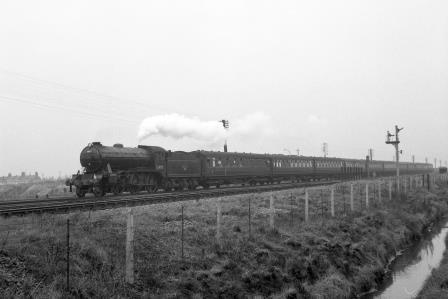 BR(E) K3 class 61877 approaching Angel Road, Greater London with an up Passenger service on Saturday 14 Mar 1959 - J.H.W. Kent [092283]