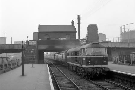 BR Class 30 D5506 at Angel Road Station Station, Greater London with a down Passenger Service on Saturday 14 Mar 1959 - J.H.W. Kent [092288]