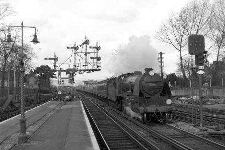 BR(S) King Arthur class 30806 'Sir Galleron' at Beckenham Junction Station, Greater London with the 9.35am Victoria - Ramsgate service on Easter Saturday 28 Mar 1959 - J.H.W. Kent [092314]