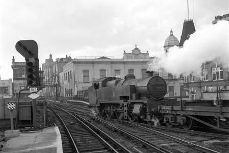 BR(S) W class 31925 at Brixton, Greater London with an up Goods (off Denmark Hill line) service on Easter Saturday 28 Mar 1959 - J.H.W. Kent [092333]