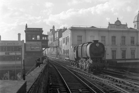 BR(S) Q1 class 33031 at Brixton, Greater London on Easter Saturday 28 Mar 1959 - J.H.W. Kent [092336]