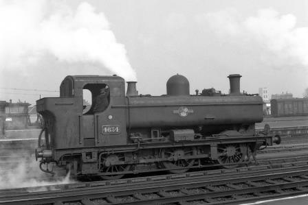 BR(W) 5700 class 4634 at Clapham Junction, Greater London on Saturday 04 Apr 1959 - J.H.W. Kent [092348]