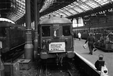 BR Class 5-BEL 3052 at Brighton Station, East Sussex with the "Brighton Belle" in Apr 1967 - J.H.W. Kent [093535]