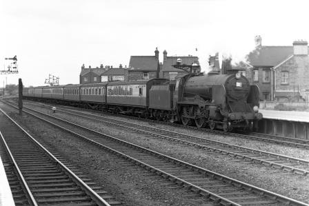 BR(S) Schools class 30924 'Haileybury' at Tonbridge Station, Kent with a Charing Cross - Hastings service on Saturday 08 Jun 1957 - J.H.W. Kent [094460]
