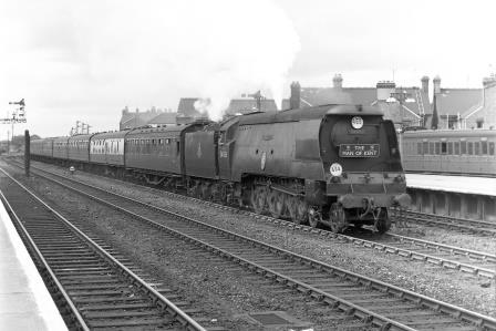 BR(S) Battle of Britain class 34086 '219 Squadron' at Tonbridge Station, Kent with the down "The Man of Kent" on Saturday 08 Jun 1957 - J.H.W. Kent [094466]