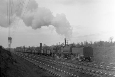 BR(M) Beyer-Garratt class 47988 near Radlett, Hertfordshire with a Southbound Goods on Easter Saturday 17 Apr 1954 - J.H.W. Kent [094660]