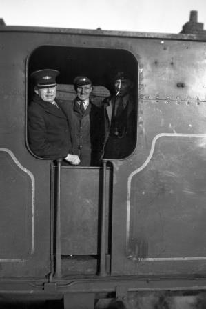 BR(S) M7 class 30049 at Midhurst, West Sussex on Friday 03 Dec 1954 - J. Scrace [140014]