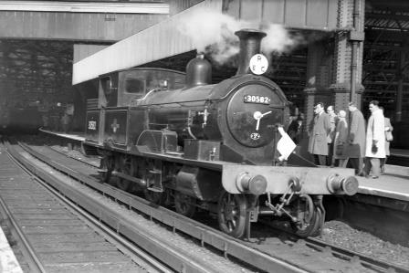 BR(S) 0415 class 30582 at Waterloo Station, Greater London on Sunday 19 Mar 1961 - J. Scrace [140184]