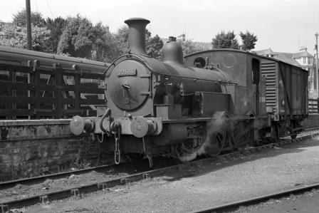 BR(S) Well Tank class 30586 at Wadebridge, Cornwall on Tuesday 18 Jul 1961 - J. Scrace [140211]