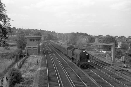 BR(S) Schools class 30901 'Winchester' at Forest Hill, Greater London with the 4.40pm London Bridge - Brighton (via Oxted) service on Monday 19 Jun 1961 - J. Scrace [140305]