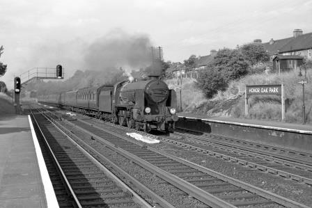 BR(S) Schools class 30915 'Brighton' at Honor Oak Park Station, Greater London with the 5.25pm London Bridge - Tunbridge Wells West service on Monday 19 Jun 1961 - J. Scrace [140344]