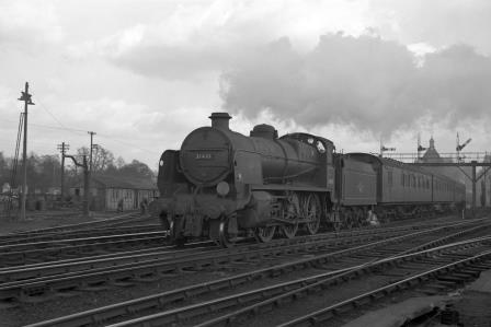 BR(S) N class 31401 at Tunbridge Wells West, East Sussex with the 1.10pm Tonbridge - Brighton service on Monday 05 Feb 1962 - J. Scrace [140442]
