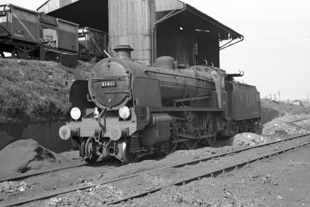 BR(S) N class 31411 at Redhill Shed, Surrey on Wednesday 08 Apr 1964 - J. Scrace [140476]