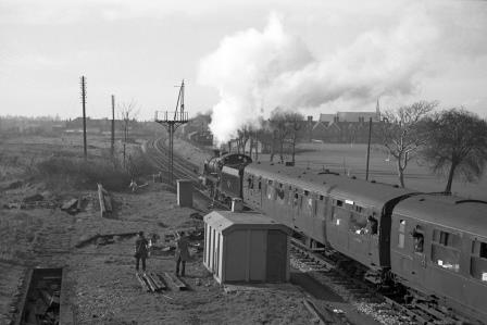 BR(S) N class 31411 at Gosport Station, Hampshire with the 9.38am Victoria - London Bridge "SCTS South Down Venturer" Rail Tour on Sunday 20 Feb 1966 - J. Scrace [140495]