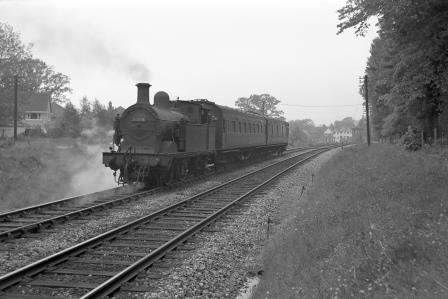 BR(S) H class 31518 at Hurst Green Junction, Surrey with the 4.00pm Tunbridge Wells West - Oxted service on Wednesday 29 May 1963 - J. Scrace [140521]