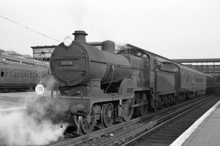 BR(S) D1 class 31739 at London Bridge Station, Greater London with the 7.24am to Dover & Ramsgate on Saturday 03 Jun 1961 - J. Scrace [140598]