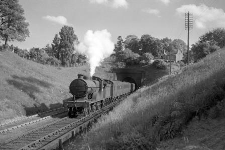 BR(S) L class 31762 near Tonbridge, Kent with the 3.55pm Brighton - Tonbridge service on Saturday 24 May 1958 - J. Scrace [140607]