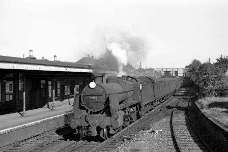 BR(S) N class 31866 at Dorking Town Station, Surrey with the 3.04pm Redhill - Reading South service on Tuesday 22 Sep 1964 - J. Scrace [140676]