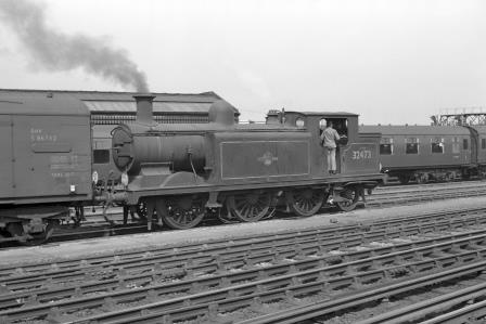 BR(S) E4 class 32473 at Clapham Junction Station, Greater London on Wednesday 25 Apr 1962 - J. Scrace [140769]