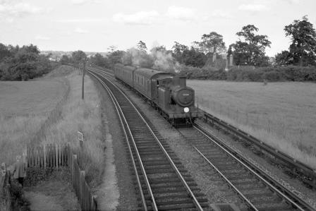 BR(S) E4 class 32504 at Horsham, West Sussex with the 5.19pm Horsham - Brighton service on Tuesday 07 Jun 1960 - J. Scrace [140786]