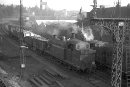 BR(S) E5X class 32576 & BR(S) M7 class 30049 at Petersfield, Hampshire with a Goods on Friday 03 Dec 1954 - J. Scrace [140825]