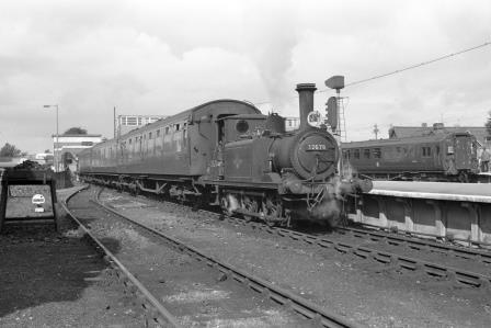 BR(S) Terrier class 32678 & BR(S) Class 4-COR at Havant Station, Hampshire with the 10.35am to Hayling Island on Saturday 25 Aug 1962 - J. Scrace [140856]