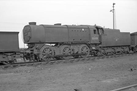 BR(S) Q1 class 33008 at Feltham Shed, Greater London on Tuesday 10 Mar 1964 - J. Scrace [140891]