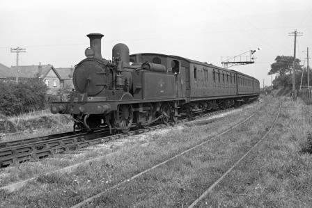 BR(S) O2 class W16 'Ventnor' at Shanklin, Isle of Wight with the 12.00noon from Ryde Pier Head on Saturday 20 Aug 1966 - J. Scrace [140952]
