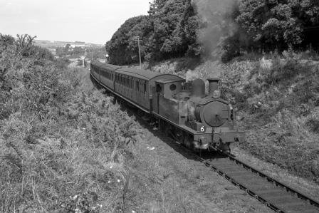 BR(S) O2 class W33 'Bembridge' at Sandown, Isle of Wight with the 1.42pm Ryde Pier Head - Ventnor service on Saturday 29 Aug 1964 - J. Scrace [141091]