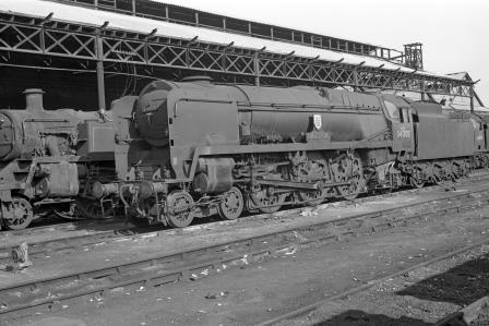 BR(S) West Country class 34008 'Padstow' at Nine Elms Shed, Greater London on Monday 05 Sep 1966 - J. Scrace [141177]
