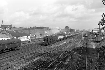 BR(S) West Country class 34012 'Launceston' at Wimbledon, Greater London with the down "Bournemouth Belle" on Tuesday 11 Oct 1966 - J. Scrace [141201]