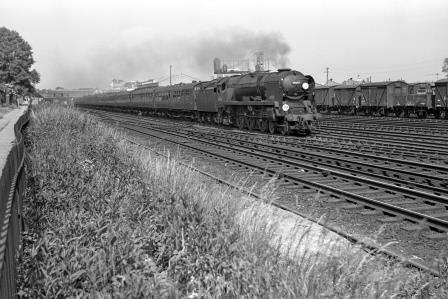 BR(S) West Country class 34095 'Brentor' at Wimbledon, Greater London with the 3.30pm Waterloo - Bournemouth service on Tuesday 11 Jun 1963 - J. Scrace [141611]