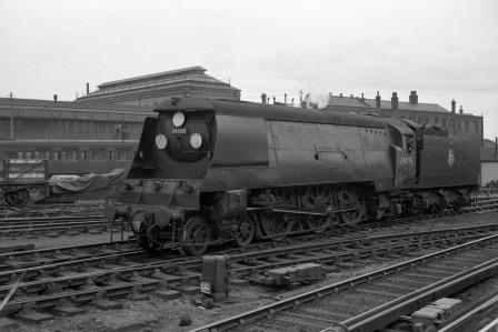 BR(S) West Country class 34098 'Templecombe' at Brighton Shed, East Sussex on Wednesday 29 Apr 1959 - J. Scrace [141625]