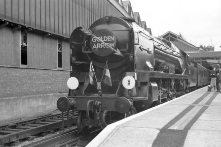 BR(S) West Country class 34100 'Appledore' at Victoria Station, Greater London with the down "Golden Arrow" on Saturday 10 Jun 1961 - J. Scrace [141641]