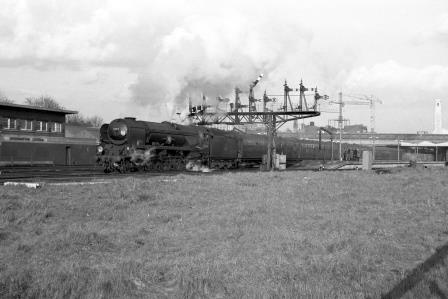 BR(S) Merchant Navy class 35014 'Nederland Line' at Southampton Central Station, Hampshire with the 3.20pm Waterloo - Weymouth service on Thursday 23 Mar 1967 - J. Scrace [141786]
