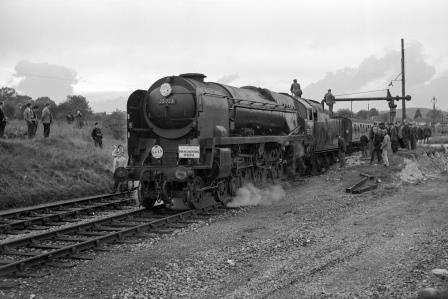 BR(S) Merchant Navy class 35023 'Holland-Afrika Line' at Ludgershall Station, Buckinghamshire with the "SCTS Four Counties Special" Rail Tour on Sunday 09 Oct 1966 - J. Scrace [141809]