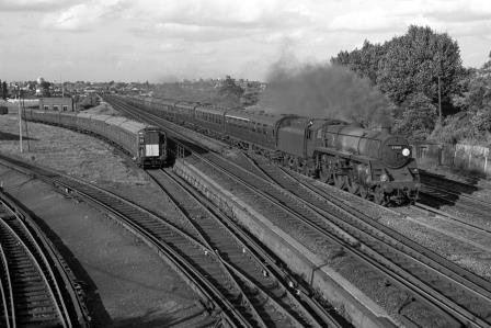 BR Std 5MT class 73016 & BR(S) Class 4-COR 3152 at Wimbledon, Greater London with the 5.23pm Waterloo - Bournemouth Central service on Friday 02 Sep 1966 - J. Scrace [142110]
