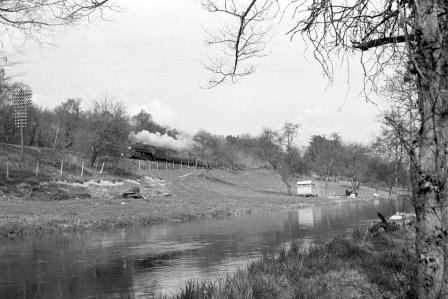 BR Std 5MT class 73092 near Shawford, Hampshire with the 11.30am Waterloo - Bournemouth Central service on Thursday 23 Mar 1967 - J. Scrace [142190]