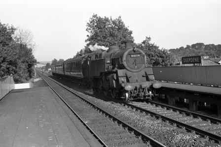 BR Std 4MT class 80138 at Deepdene Station, Surrey with the 5.04pm Redhill - Reading (South) service on Tuesday 22 Sep 1964 - J. Scrace [142559]