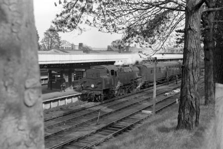 BR Std 4MT class 80152 at Brockenhurst Station, Hampshire with the 12.07pm for Lymington Pier on Saturday 01 Apr 1967 - J. Scrace [142688]