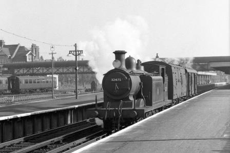 BR (SR) E4 class 32475 at Hove Station, East Sussex with a Westbound Vans on Saturday 01 Nov 1958 - J.H.W. Kent [150452]