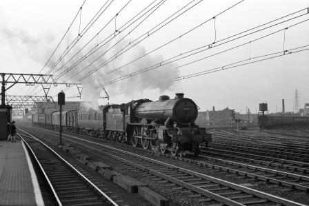 BR(E) B17 class 61647 'Helmingham Hall' at Stratford Station, Greater London with a down Vans service on Saturday 08 Nov 1958 - J.H.W. Kent [150459]