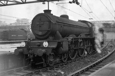 BR(E) B17 class 61600 'Sandringham' at Liverpool Street Station, Greater London Light engine on Saturday 24 Sep 1949 - J.H.W. Kent [153017]