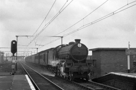 LNER B1 class 1046 at Goodmayes Station, Greater London with an Eastbound Passenger on Saturday 24 Sep 1949 - J.H.W. Kent [153032]