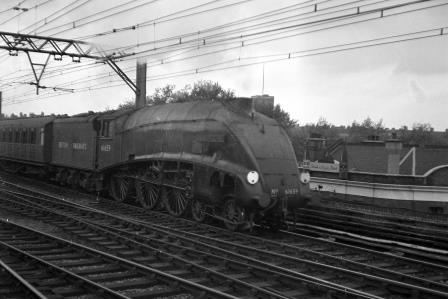 BR(E) B17 class 61659 'East Anglian' between Goodmayes and Stratford, Greater London on Saturday 24 Sep 1949 - J.H.W. Kent [153033]