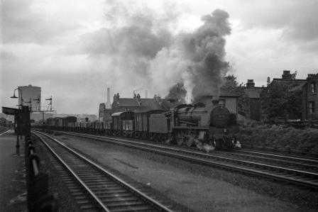 BR(S) N1 class 31877 at Wandsworth Road Station, Greater London with a down Goods service on Saturday 24 Sep 1949 - J.H.W. Kent [153036]