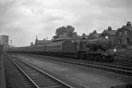 BR(S) L1 class 31753 at Wandsworth Road Station, Greater London with a Victoria - Ramsgate service on Saturday 24 Sep 1949 - J.H.W. Kent [153037]